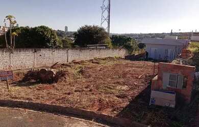 Imagem: O terreno possui 220m² de Área e está localizado em Colina