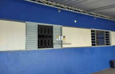 Imagem: A casa possui 2 Dormitórios, 1 Banheiro, 3 Vagas na garagem