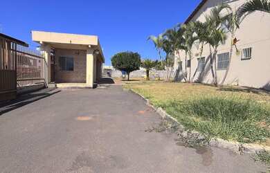 Imagem 2: Apartamento 2/4 sacada grande