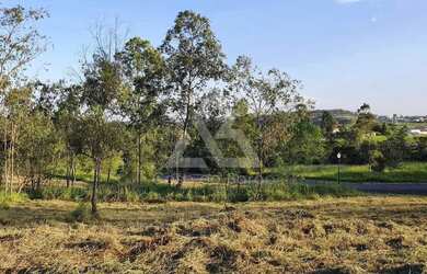 Imagem: O terreno possui 2.372m² de Área e está localizado em Loteamento