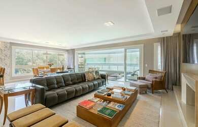 Imagem: O apartamento possui 3 Dormitórios, 5 Banheiros, 3 Vagas na