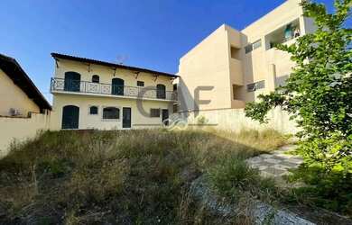 Imagem: A casa possui 4 Dormitórios, 2 Banheiros, 5 Vagas na garagem