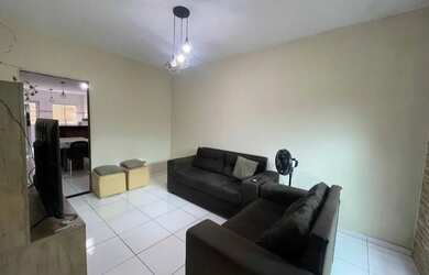 Imagem: A casa possui 2 Dormitórios, 1 Banheiro, 1 Vaga na garagem