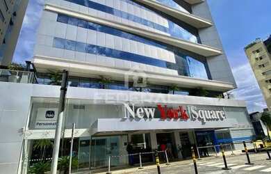 Imagem: O depósito possui 1 Vaga na garagem e 32m² de Área e está