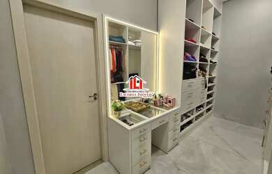 Imagem 9: Casa no Alphaville 4 com 4 Suítes Semimobiliada com Energia Solar/ Piscina...