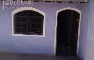 Imagem: A casa possui 3 Dormitórios, 3 Banheiros, 2 Vagas na garagem