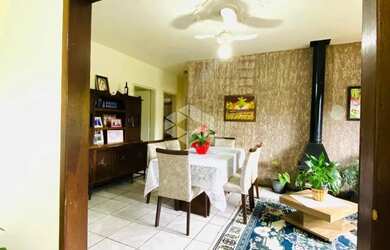 Imagem 8: Casa a venda com 3 dormitórios e 3 banheiros no Bairro Medianeira em Santa Maria