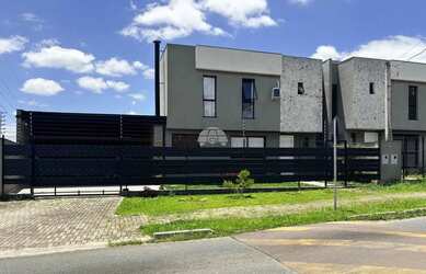 Imagem: A casa possui 3 Dormitórios, 2 Banheiros e 160m² de Área