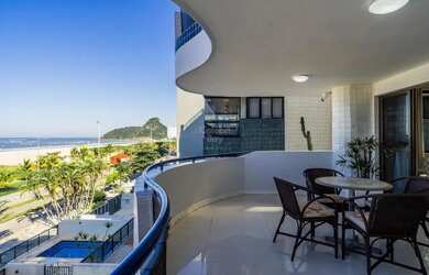 Imagem: O apartamento possui 3 Dormitórios, 4 Banheiros, 4 Vagas na