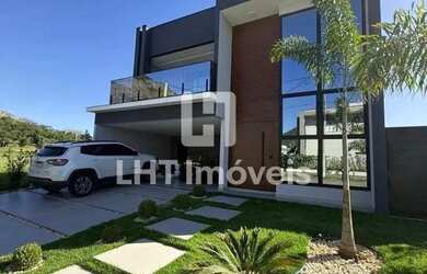 Imagem: A casa em condomínio possui 4 Dormitórios, 4 Banheiros, 2