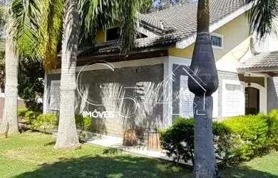 Imagem: A casa em condomínio possui 4 Dormitórios, 3 Banheiros, 5