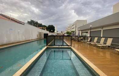 Imagem: O apartamento possui 2 Dormitórios, 1 Banheiro, 1 Vaga na garagem