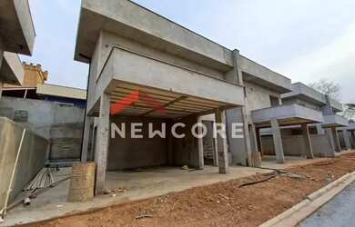 Imagem: A casa em condomínio possui 3 Dormitórios, 4 Banheiros, 2