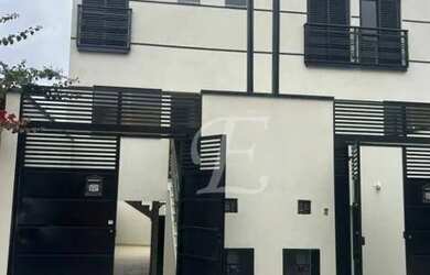 Imagem: A casa possui 2 Dormitórios, 3 Banheiros, 3 Vagas na garagem