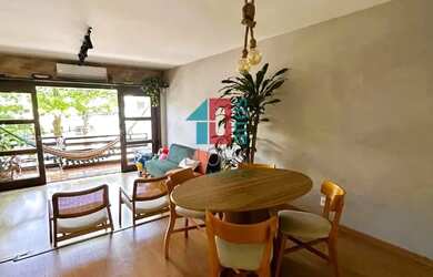 Imagem: O apartamento possui 2 Dormitórios, 2 Banheiros, 2 Vagas na