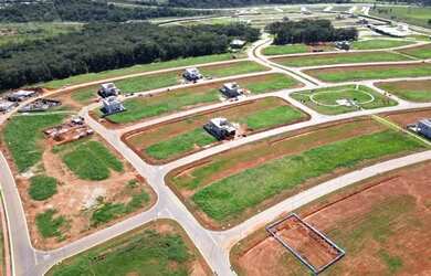 Imagem 7: Lote de Primeira no Jardins França FGR 432m² Plano, Frente à uma Praça...