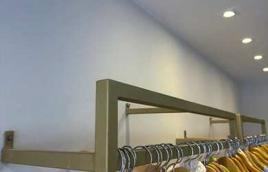 Imagem: O depósito possui 5 Vagas na garagem, 30m² de Área e está