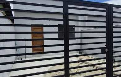 Imagem: A casa possui 2 Dormitórios, 1 Banheiro, 1 Vaga na garagem