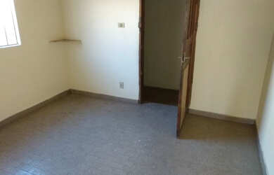 Imagem: A casa possui 3 Dormitórios, 1 Banheiro e está localizado