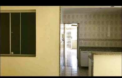 Imagem: A casa possui 2 Dormitórios, 1 Banheiro, 1 Vaga na garagem