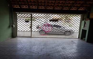 Imagem: A casa possui 2 Dormitórios, 2 Banheiros, 2 Vagas na garagem