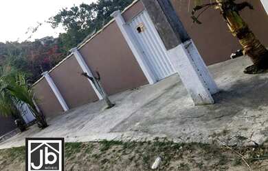 Imagem: A casa possui 2 Dormitórios, 3 Banheiros, 3 Vagas na garagem