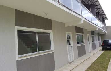 Imagem: A casa possui 2 Dormitórios, 2 Banheiros, 1 Vaga na garagem