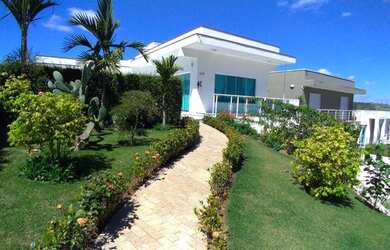 Imagem: A casa em condomínio possui 3 Dormitórios, 3 Banheiros, 5