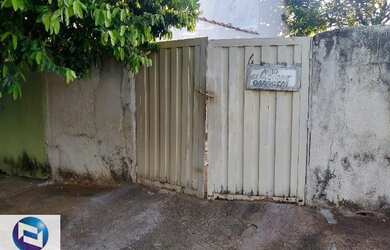 Imagem: A casa possui 2 Dormitórios, 1 Banheiro, 210m² de Área e