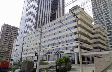 Imagem: O depósito possui 2 Vagas na garagem, 40m² de Área e está