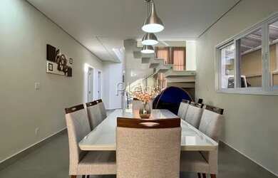 Imagem 5: Venda Casa com 286,29 metroQuadrado, 4 dormitório s , 2 vaga s . Swiss...