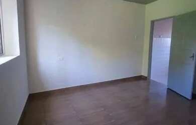 Imagem: A casa possui 1 Dormitório, 1 Banheiro, 35m² de Área e está