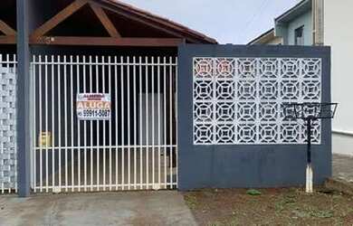 Imagem: A casa possui 2 Dormitórios, 1 Banheiro, 1 Vaga na garagem