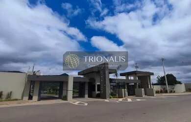 Imagem: O terreno e possui Dormitórios, Suítes, Banheiros, 365-0m²