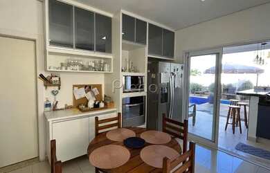 Imagem 11: Venda Casa com 326,00 metroQuadrado, 4 dormitório s , 1 vaga s . Swiss...