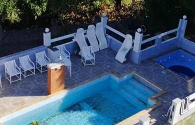 Imagem: A casa possui 1 Dormitório, 1 Banheiro, 5 Vagas na garagem