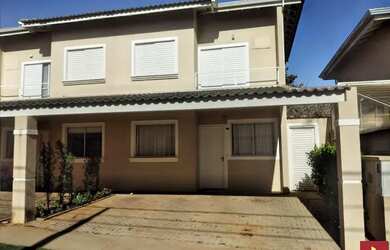 Imagem: A casa em condomínio possui 3 Dormitórios, 2 Banheiros, 2