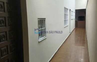 Imagem: A casa possui 4 Dormitórios, 4 Banheiros, 2 Vagas na garagem