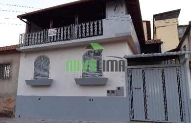 Imagem: A casa possui 3 Dormitórios, 3 Banheiros, 3 Vagas na garagem