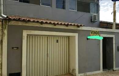 Imagem: A casa possui 5 Dormitórios, 3 Banheiros, 1 Vaga na garagem