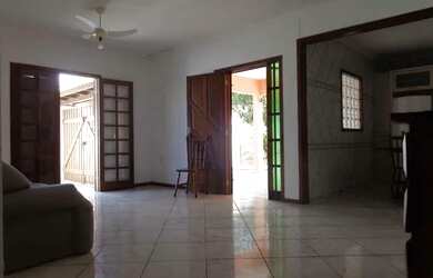 Imagem: A casa possui 2 Dormitórios, 1 Banheiro, 1 Vaga na garagem