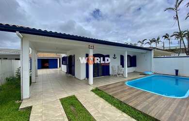 Imagem: A casa possui 2 Dormitórios, 1 Banheiro, 4 Vagas na garagem