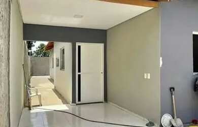 Imagem: A casa possui 2 Dormitórios e 1 Banheiro e está localizado