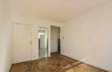 Imagem: O apartamento possui 3 Dormitórios, 2 Banheiros, 70m² de Área