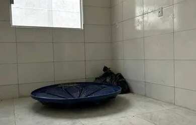 Imagem: A casa possui 1 Dormitório, 1 Banheiro, 1 Vaga na garagem