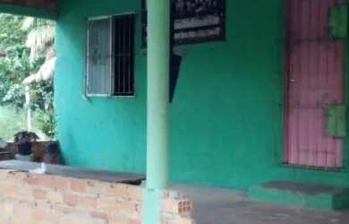 Imagem: A casa possui 2 Dormitórios, 1 Banheiro e está localizado