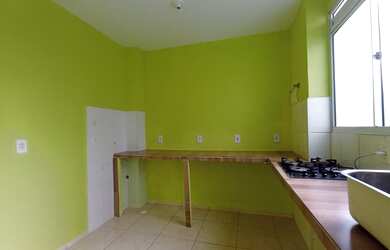 Imagem: O apartamento possui 2 Dormitórios, 1 Banheiro, 1 Vaga na garagem