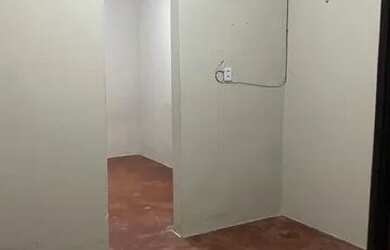 Imagem: A casa possui 1 Dormitório, 1 Banheiro e está localizado em