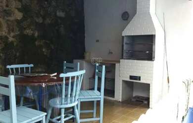 Imagem: A casa em condomínio possui 4 Dormitórios, 1 Banheiro, 4 Vagas