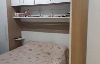 Imagem: O apartamento possui 2 Dormitórios, 1 Banheiro, 1 Vaga na garagem